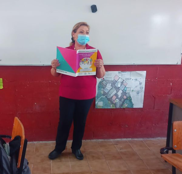 CapaNegras's tweet photo. Segunda Sesión del Taller Psicoeducativo de la Neta del  Alcohol impartido por la T.S. Ma. Eugenia Vázquez M. dirigido a los alumnos de la Escuela Estela V. Barragán de la Fuente en Guerrero, Coah @Jurisdiccion1PN @CONADICmx 
#ConadicTeEscucha @ceca_coahuila @CapasCoahuila https://t.co/VgQYAybCxa