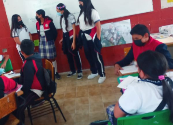 CapaNegras's tweet photo. Segunda Sesión del Taller Psicoeducativo de la Neta del  Alcohol impartido por la T.S. Ma. Eugenia Vázquez M. dirigido a los alumnos de la Escuela Estela V. Barragán de la Fuente en Guerrero, Coah @Jurisdiccion1PN @CONADICmx 
#ConadicTeEscucha @ceca_coahuila @CapasCoahuila https://t.co/VgQYAybCxa