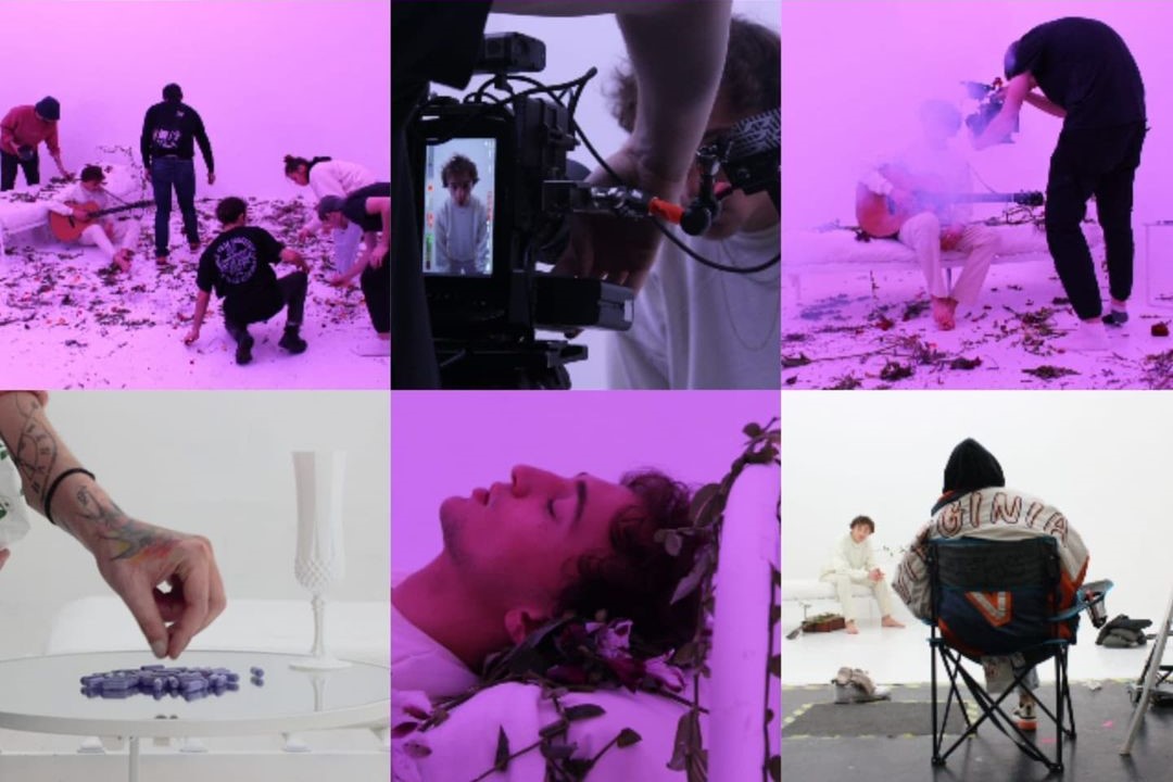 UParisNanterre's tweet image. 🌟 Découvrez Moyysen, étudiant, chanteur et musicien !

Pour #PointCOMMUN, il nous présente son parcours, son style musical et ses projets futurs.

On vous conseille notamment ses titres  : 2%, Encore &amp;amp; Laurier 😍

👉 pointcommun.parisnanterre.fr/archives-des-a…