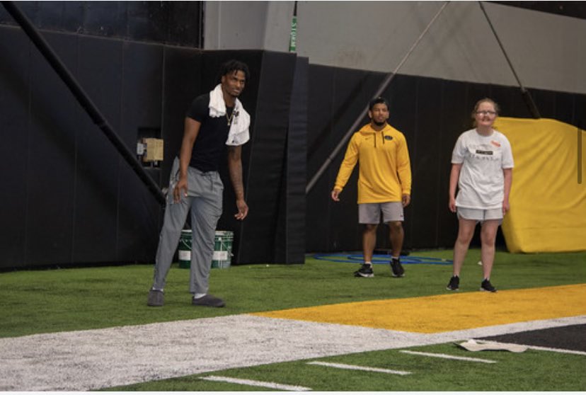 EnnisRakestraw's tweet photo. Last Weekend was at a very special event🙏🏾.. Been a blessing to be able to give back and impact people’s lives #Specialolympics @SOMissouri https://t.co/C81b5uavH1