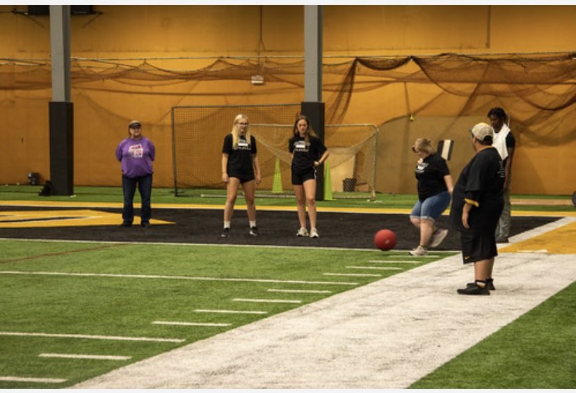 EnnisRakestraw's tweet photo. Last Weekend was at a very special event🙏🏾.. Been a blessing to be able to give back and impact people’s lives #Specialolympics @SOMissouri https://t.co/C81b5uavH1