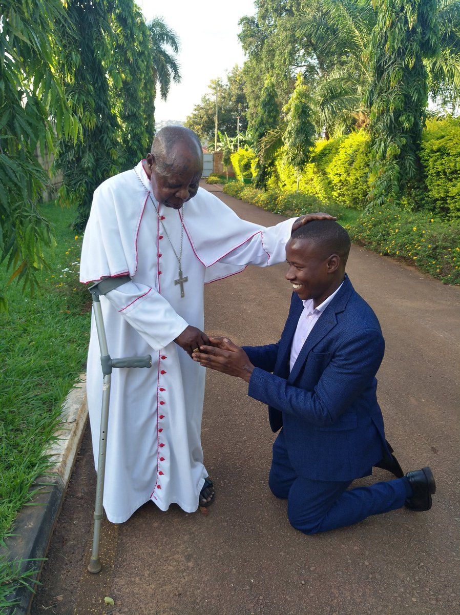 MusisiFrank4's tweet photo. It was such honour yesterday 20th-April-2023 that I met and greeted His Eminence Cardinal Emmanuel Wamala whom I found in good health.
Long live Cardinal 🙏
@Pontifex 
#CatholicChurch 
#CatholicTwitter @mtsionbukalango 
@Kiwamirembe_Off https://t.co/V6BE71l8G4