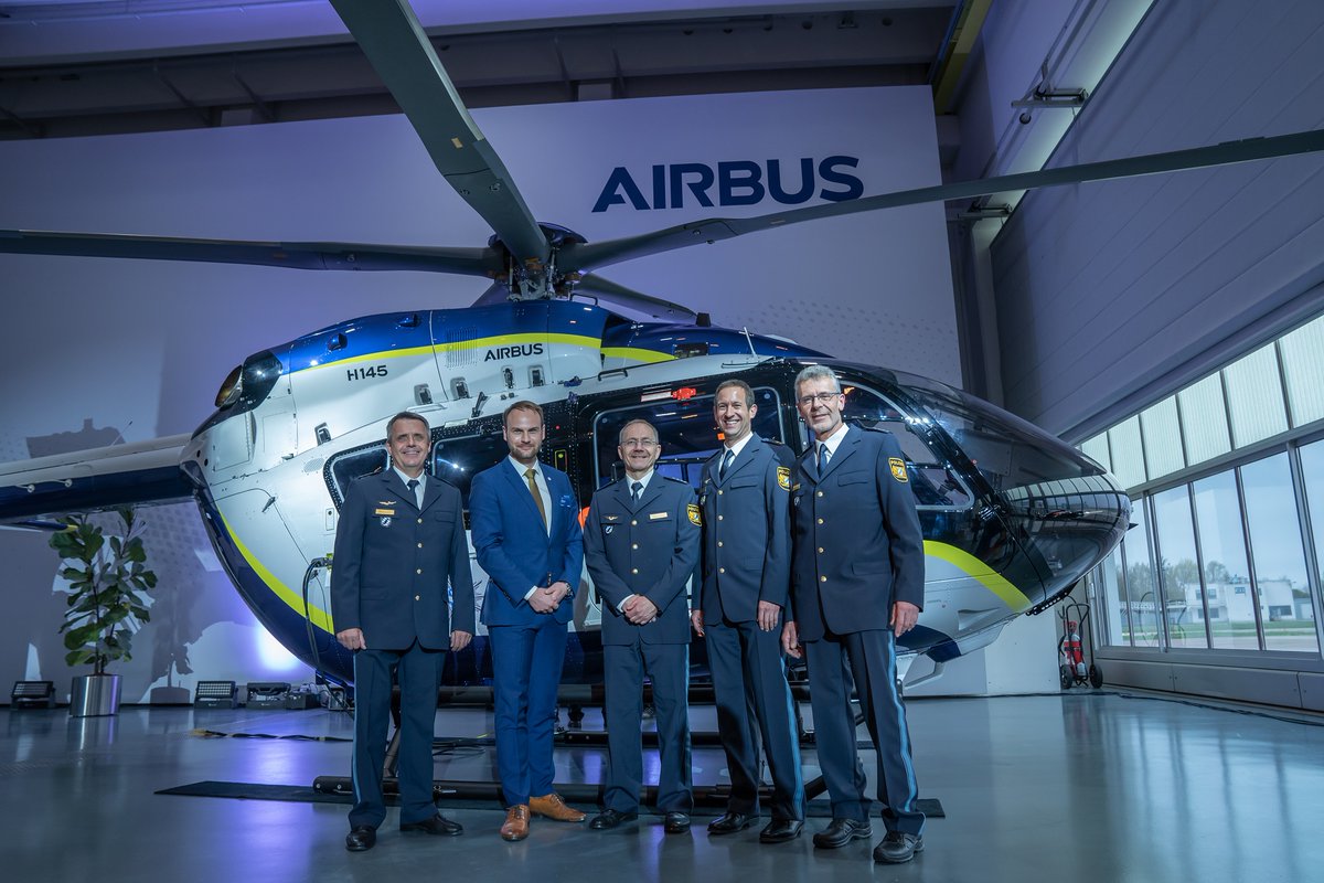 SafranHCEngines's tweet photo. [#News 📣 ] Safran Helicopter Engines has signed a contract with #Bavarian police to support #Arriel engines powering its new #H145 helicopter fleet.

➡️ https://t.co/e1hE2j0vNu https://t.co/WnIfX6P8yD