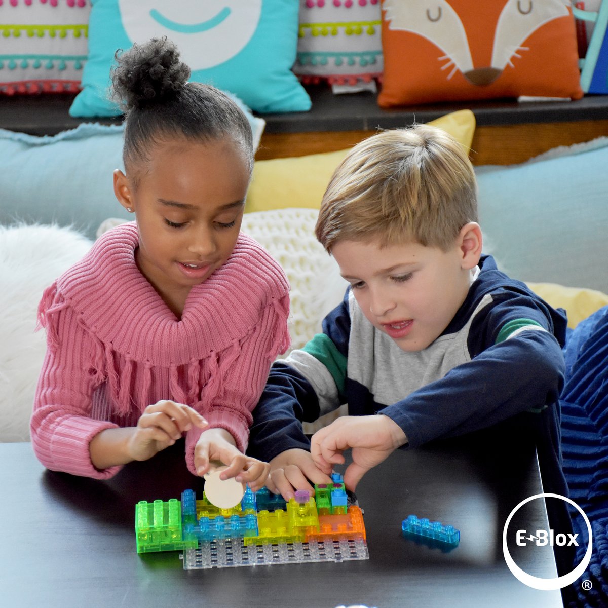 myeblox's tweet photo. 😄 Have fun while learning with ⚡️E-Blox⚡️’s educational building blocks.
🔹 Our STEM building blocks are designed for children between the ages of 5 and 14.
⭐️ Buy now: https://t.co/Kr1RVCCOQC
.
#EBlox #StemDotOrg #STEMAuthenticated https://t.co/nLjGjLgtSx