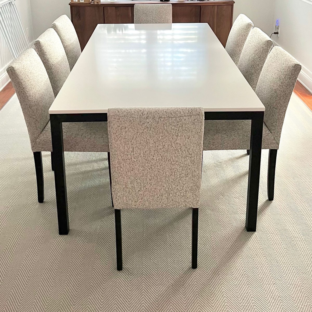 PriceDesigns_ny's tweet image. This custom dining table just received it's Quartz top and this space is looking modern and fresh.  Time to accessorize!

.⁣
.⁣
.⁣
.⁣
.⁣
#communaltable #customfabrication #quartzdesk #quartztable #quartztop #stonefabricators #whitequartz #whitequartzbeads #whitequartztable