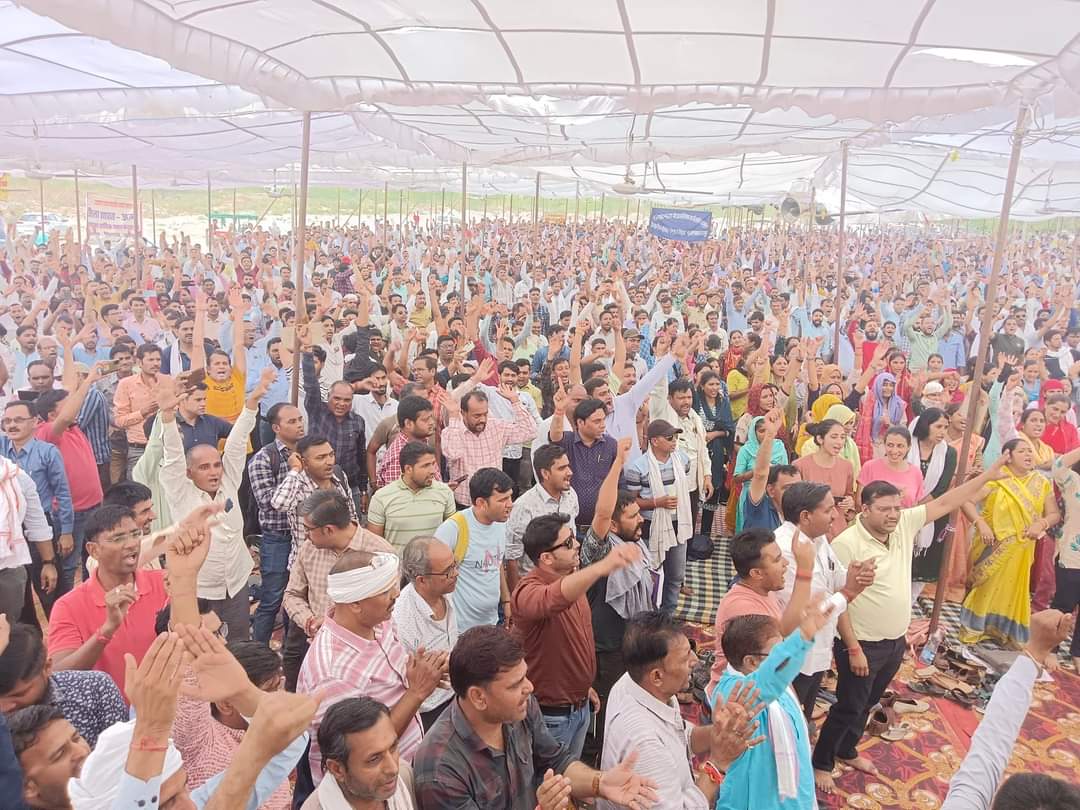 DrRawatBalram's tweet photo. भाईयो 2 दिन छुट्टी है ज्यादा से ज्यादा संख्या में आप सब आए विश्वास रखो बहुत कुछ लेकर जाओगे इसलिए सभी आए समस्याएं सभी के साथ होती है लेकिन जो समस्या को भूलकर संघर्ष करता है सफल वही होता है
 @News18Rajasthan @1stIndiaNews  @DainikBhaskar @JA2018official @LDC3600 @ministerialSr https://t.co/N39ANgvntB