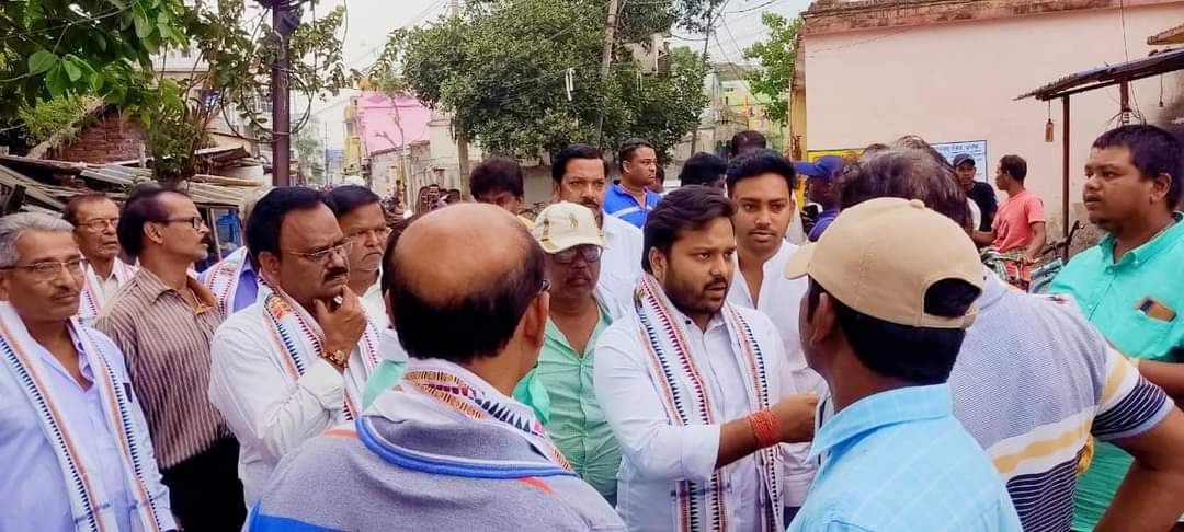 BiswalSouvic's tweet photo. ଜନସାଧାରଣ, ବିଭାଗୀୟ ଅଧିକାରୀ ଏବଂ ଯୁବ ତଥା ବରିଷ୍ଠ ନେତୃମଣ୍ଡଳୀ ଓ କର୍ମକର୍ତ୍ତା ବୃନ୍ଦ ଉପସ୍ଥିତ ଥିଲେ। ସଭିଙ୍କୁ ମୋର ଆନ୍ତରିକ ଶୁଭେଚ୍ଛା ଓ ଧନ୍ୟବାଦ୍ ଜଣାଉଛି।🙏
#ପ୍ରଗତି_ପଥରେ_କଟକ_ମହାନଗର 👏 #ChoudwarCuttack
#DevelopmentWorksInCuttack #Odisha https://t.co/X4YlR1l5sx