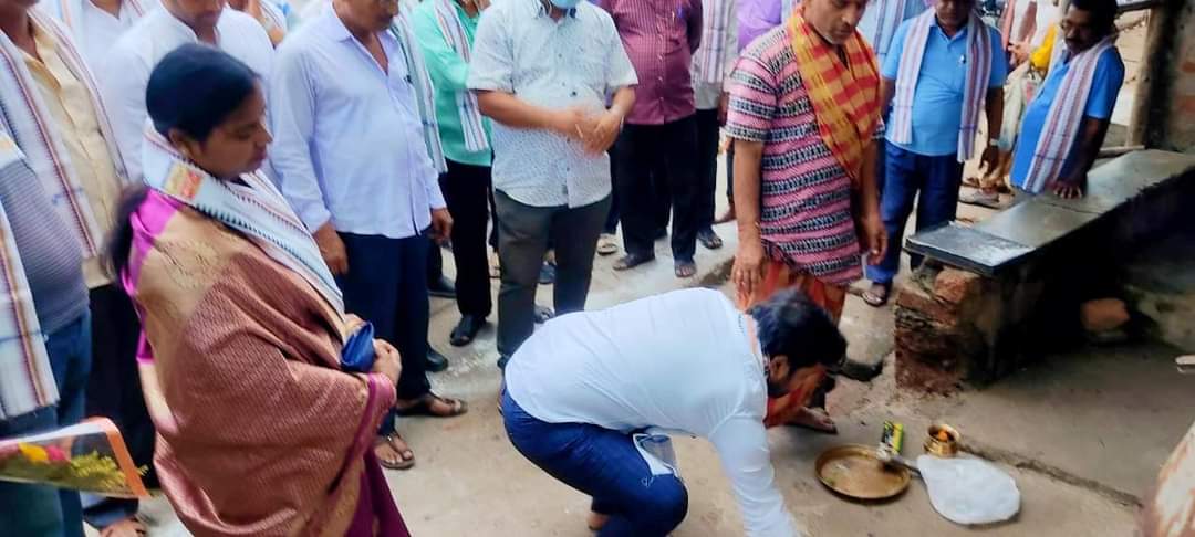 BiswalSouvic's tweet photo. ଜନସାଧାରଣ, ବିଭାଗୀୟ ଅଧିକାରୀ ଏବଂ ଯୁବ ତଥା ବରିଷ୍ଠ ନେତୃମଣ୍ଡଳୀ ଓ କର୍ମକର୍ତ୍ତା ବୃନ୍ଦ ଉପସ୍ଥିତ ଥିଲେ। ସଭିଙ୍କୁ ମୋର ଆନ୍ତରିକ ଶୁଭେଚ୍ଛା ଓ ଧନ୍ୟବାଦ୍ ଜଣାଉଛି।🙏
#ପ୍ରଗତି_ପଥରେ_କଟକ_ମହାନଗର 👏 #ChoudwarCuttack
#DevelopmentWorksInCuttack #Odisha https://t.co/X4YlR1l5sx
