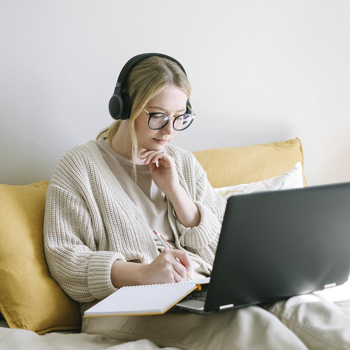 Últimos días para matricularse en la segunda edición de los #cursos gratuitos de #PARIX. ¡Cerramos inscripciones el domingo! Consúltalos aquí: parix.es/category/curso… #digital #libros #editorial #transformacióndigital #innovacion