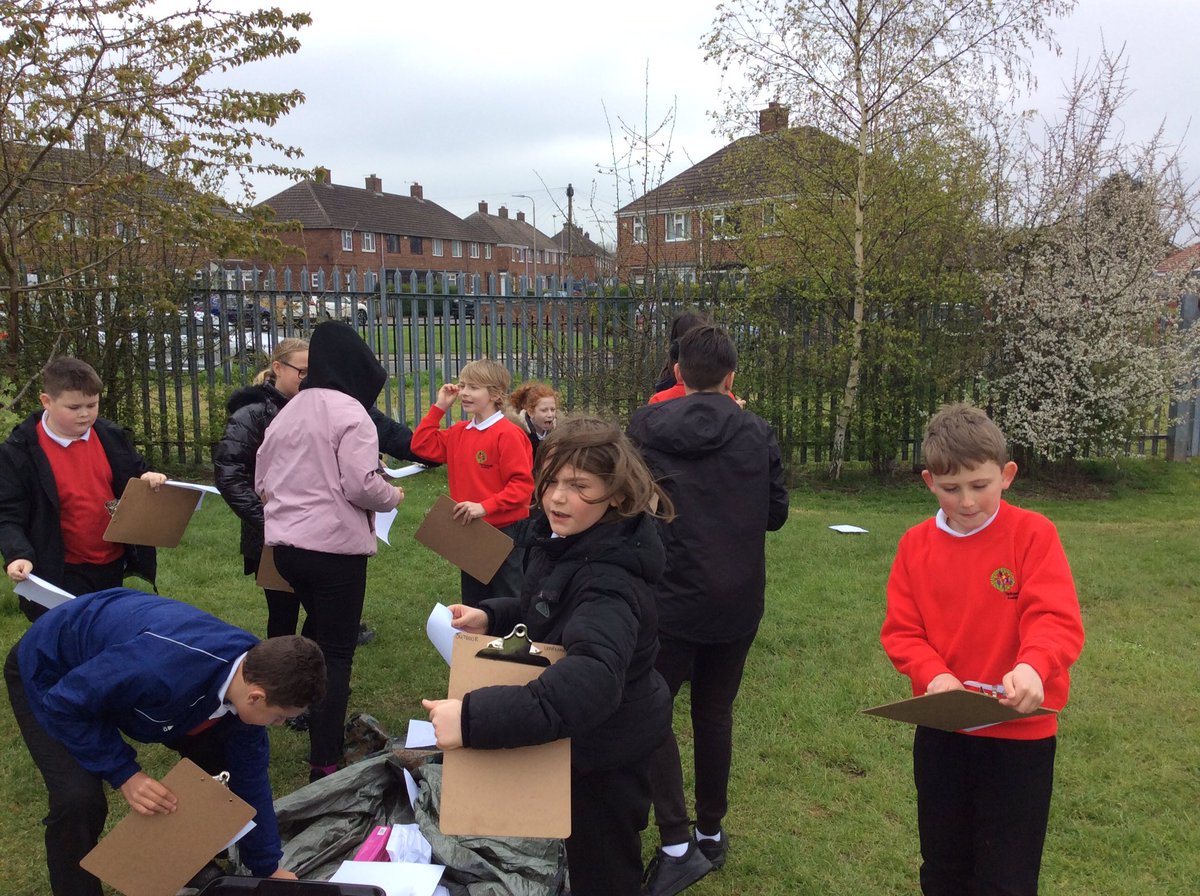 Chestnut_yacad's tweet photo. And now for the tree sketching... @walnut_Yacademy https://t.co/Gniqdat9kX