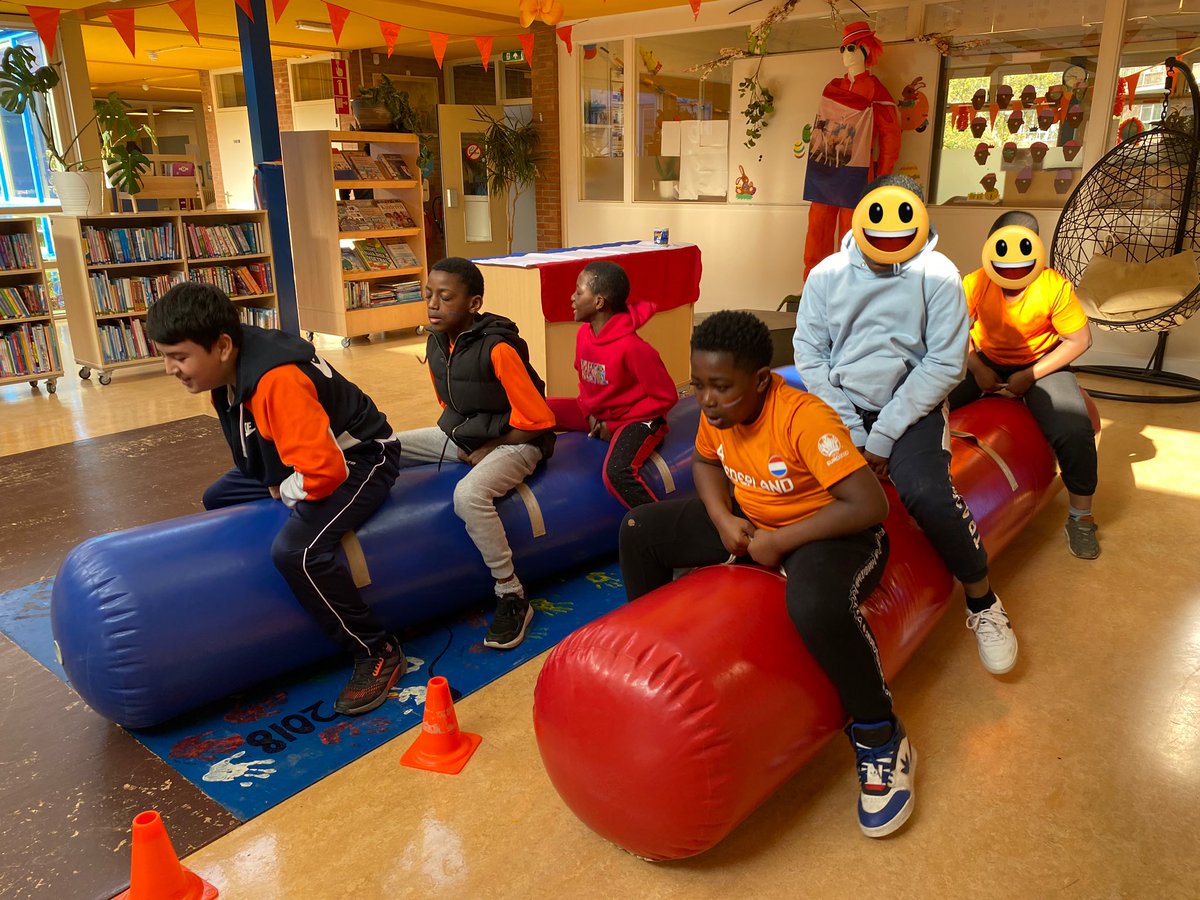 Wat een feest vandaag op de <a href="/VanHouteschool/">Van Houteschool</a> 👑🇾🇪🧡#Koningsspelen2023 

Dank aan alle ouders voor de hulp! #dankbaar🙏