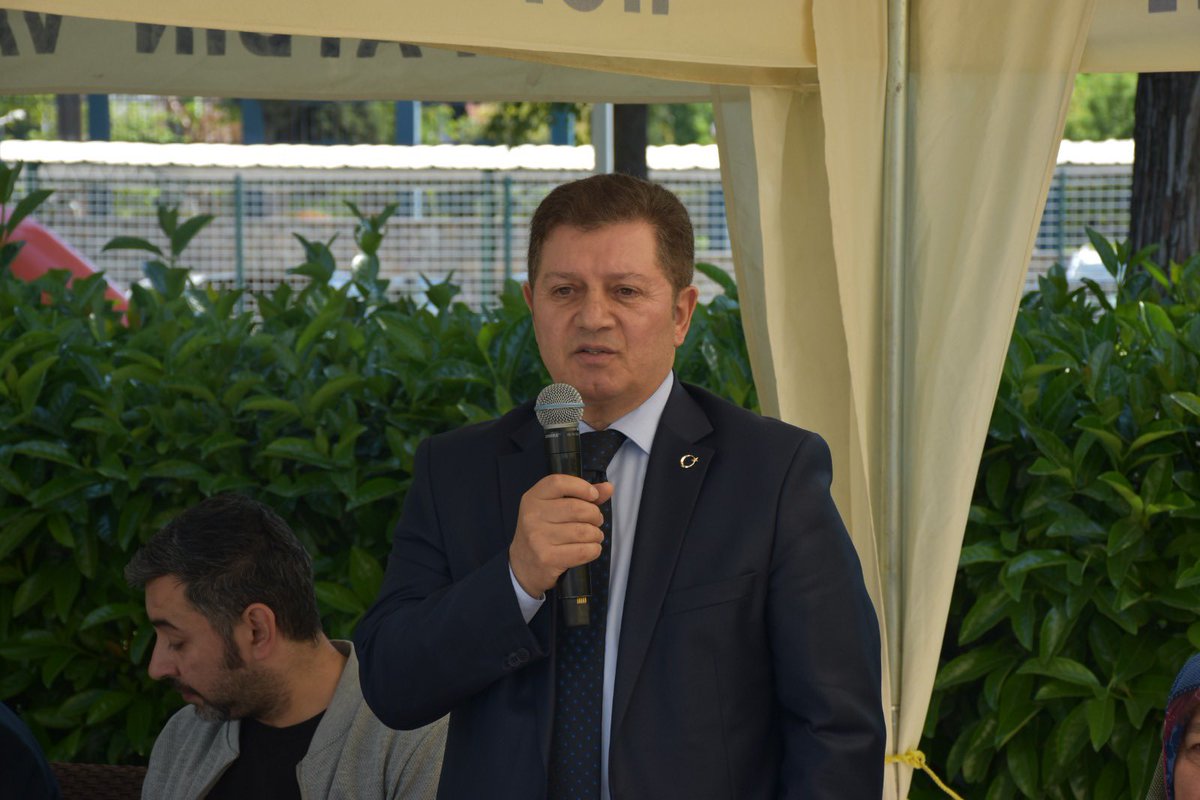drmgodekmerdan's tweet photo. Ramazan Bayramı resmi bayramlaşma törenini Aydın Protokolümüzün ve vatandaşlarımızın katılımıyla gerçekleştirdik. https://t.co/ws7HYLZLr3