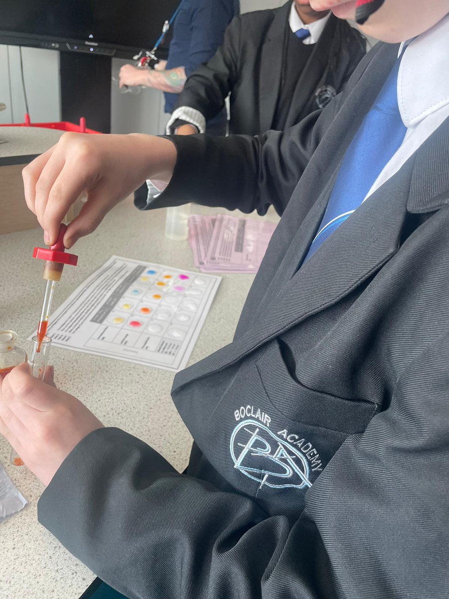 BoclairChemist1's tweet image. We loved testing out different indicators at STEM club today before mixing our own Universal Indicator. #microscalechem #STEM