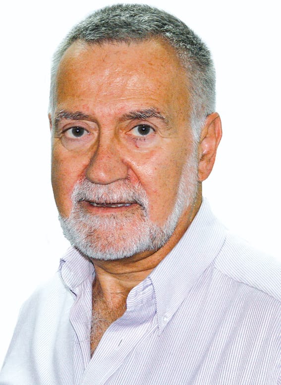 L'Ajuntament expressa el seu profund pesar per la mort de Josep M Calbet Cassanyes, primer director de l'Institut d'#Alcover.
Mestre, pedagog i escriptor, va ser un dels principals impulsors del centre d'ensenyament secundari d'Alcover quan l'any 1999 no va defallir👇