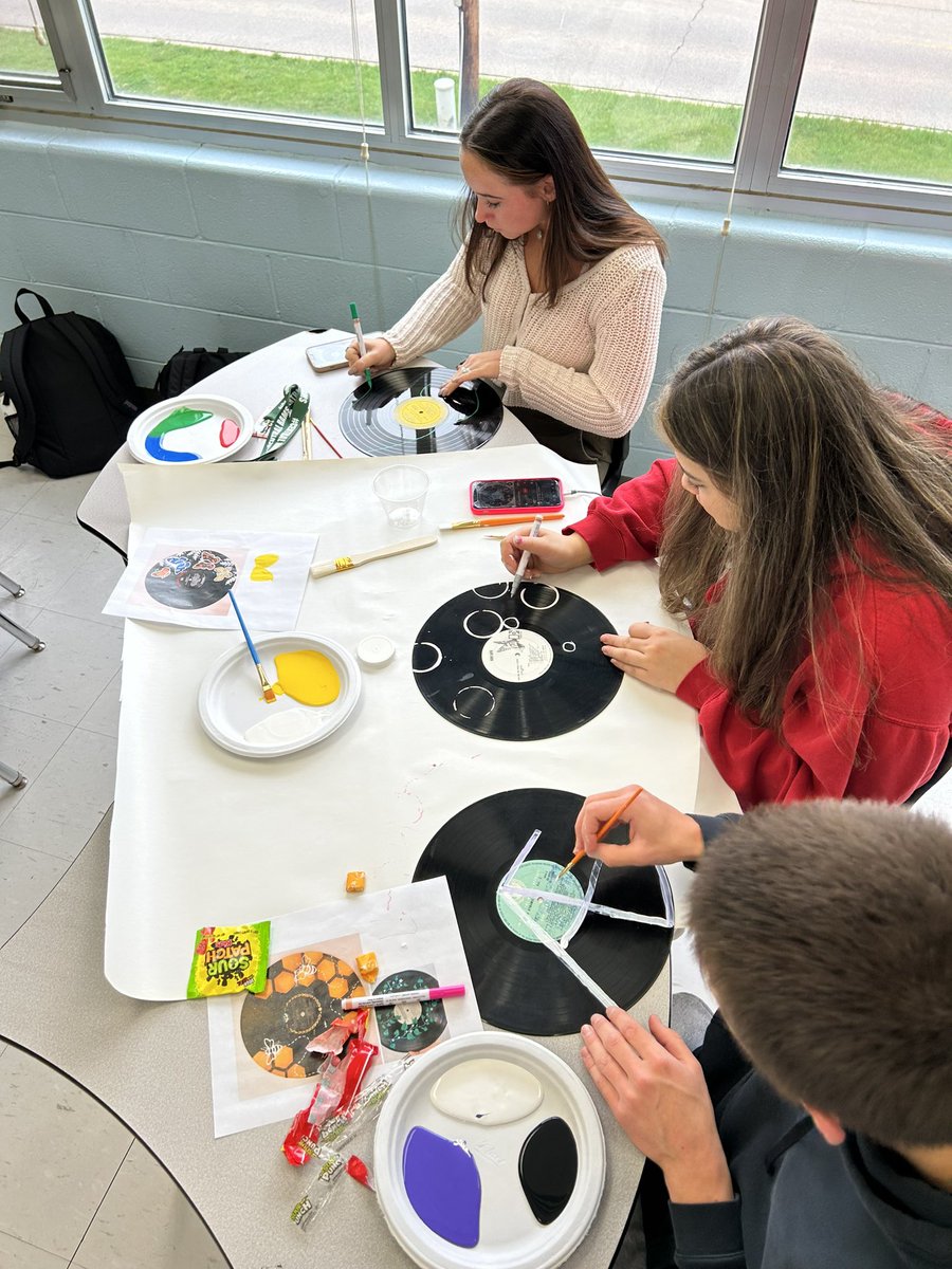 Nina Cavender (she/her) tweet media