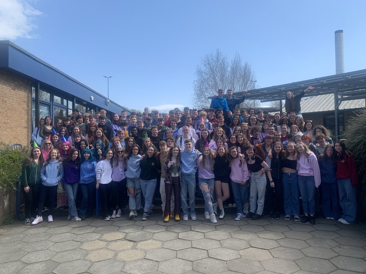 Linlithgow Academy tweet media