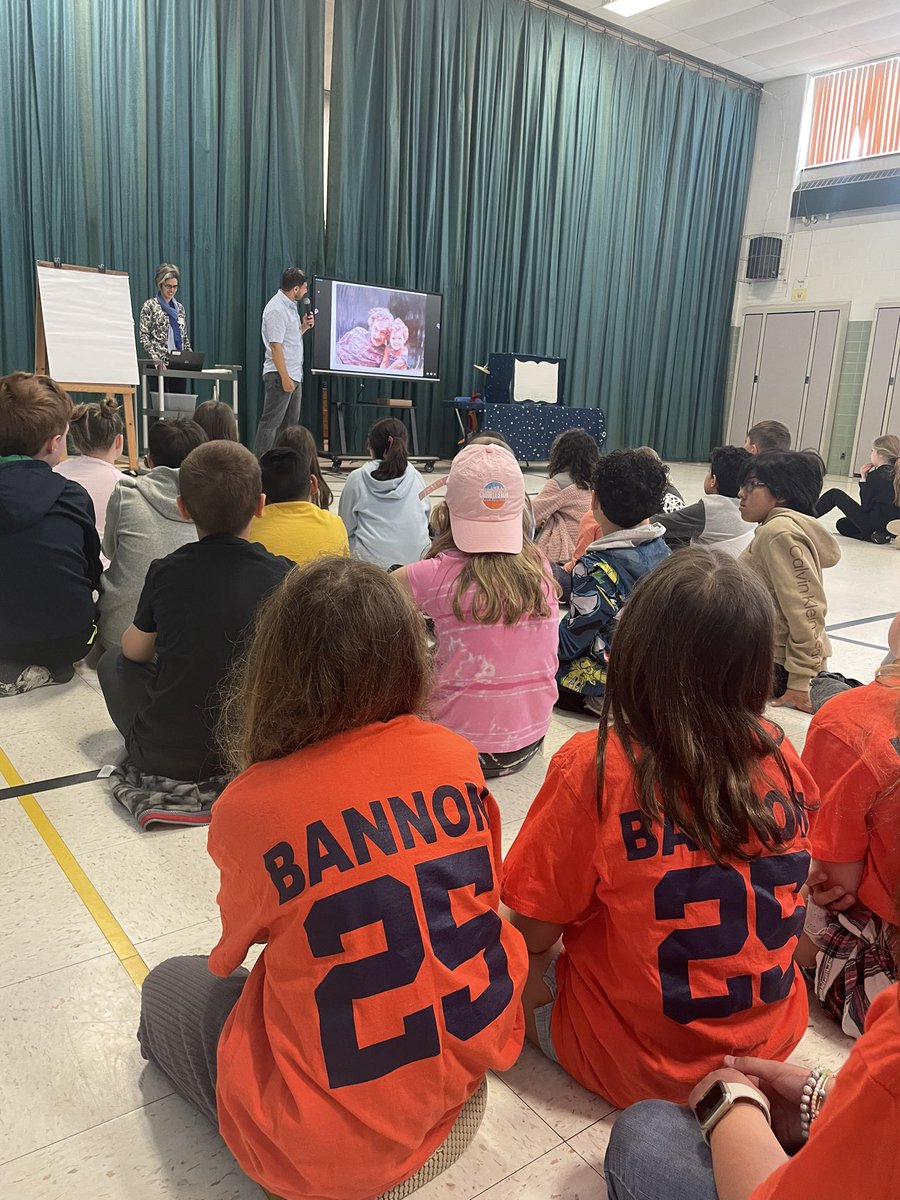 MpsPerce's tweet photo. Amazing author visit in the Meadow!!! @_DavidEzraStein @MrsWhitCPM #cpmrocks ๐ฎ๐๐ https://t.co/3JFqey5zAE