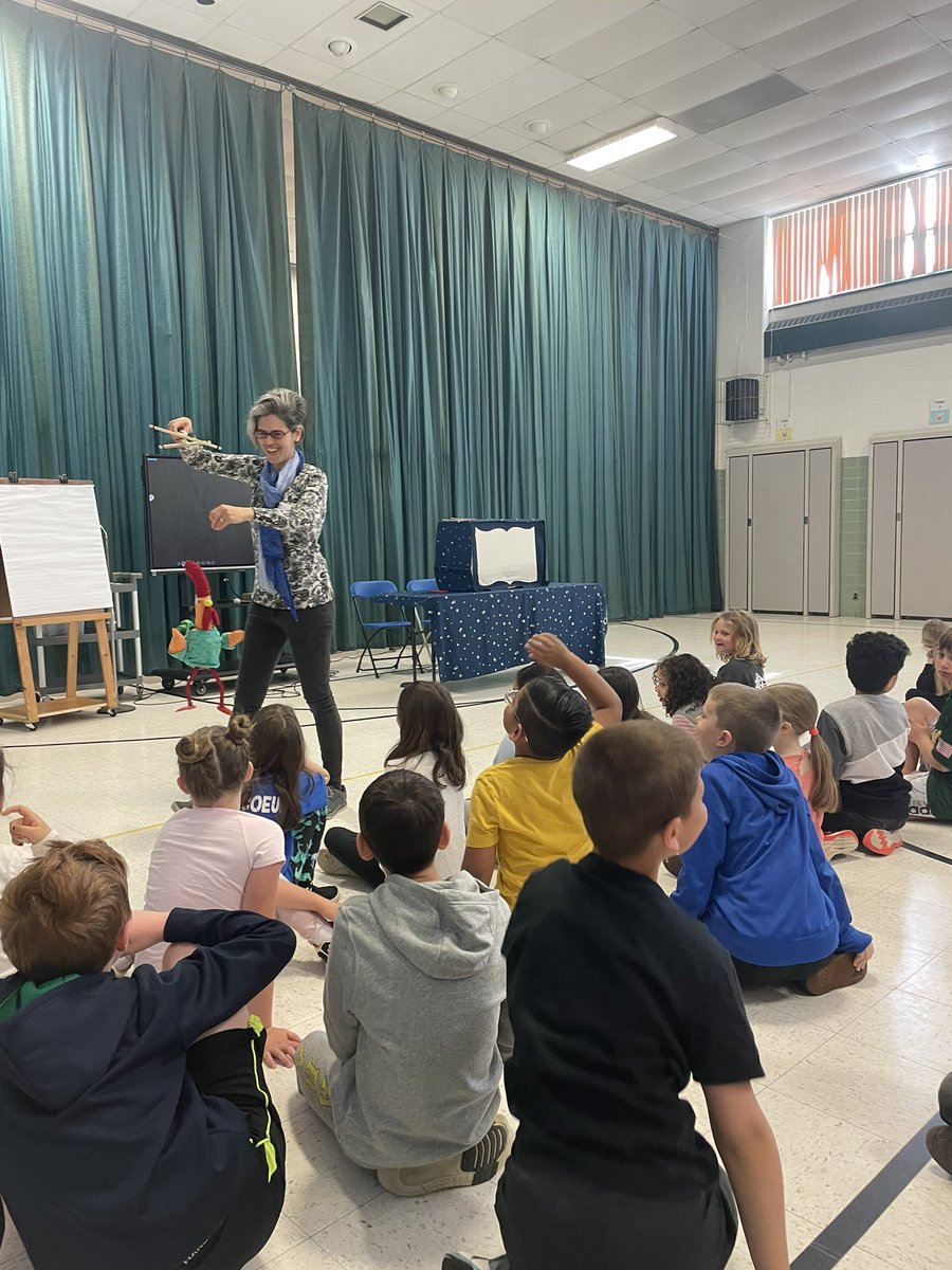 MpsPerce's tweet photo. Amazing author visit in the Meadow!!! @_DavidEzraStein @MrsWhitCPM #cpmrocks ๐ฎ๐๐ https://t.co/3JFqey5zAE