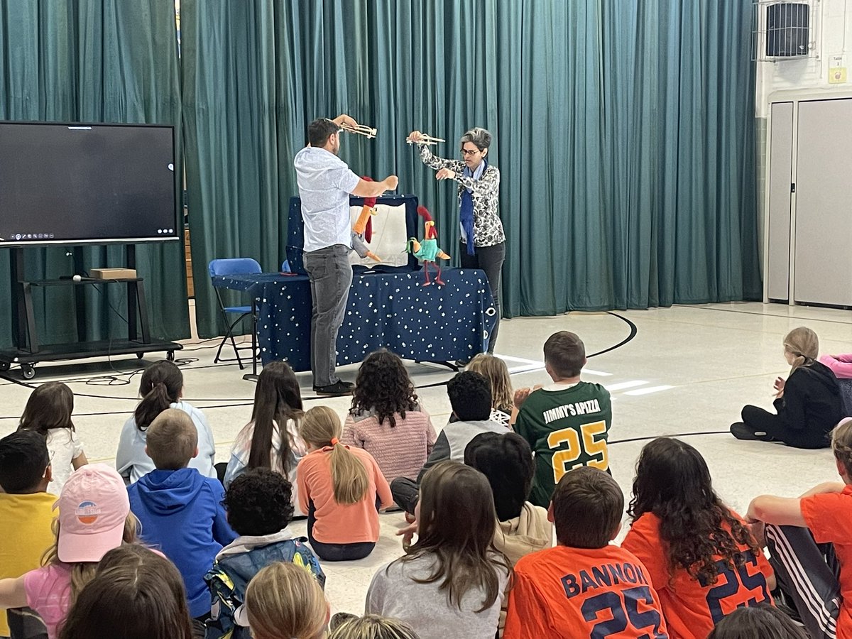 MpsPerce's tweet photo. Amazing author visit in the Meadow!!! @_DavidEzraStein @MrsWhitCPM #cpmrocks ๐ฎ๐๐ https://t.co/3JFqey5zAE