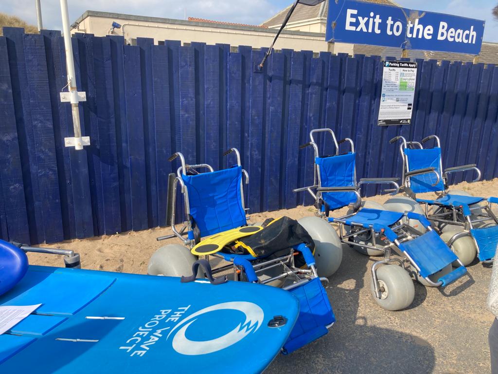 SelaineSaxby's tweet image. It was great to welcome Minister @GuyOpperman to #NDevon today. We were able to be at the the launch of the first Adaptive Surfing hub in England and opening of the Changing Places Facility in #Croyde, taking steps to make beaches more accessible for everyone! 🌊