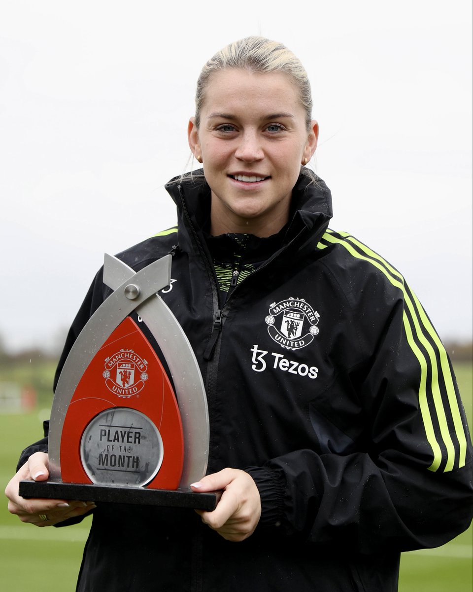 🏅 @AlessiaRusso7 recently picked up her March Player of the Month award ❤️

#MUWomen