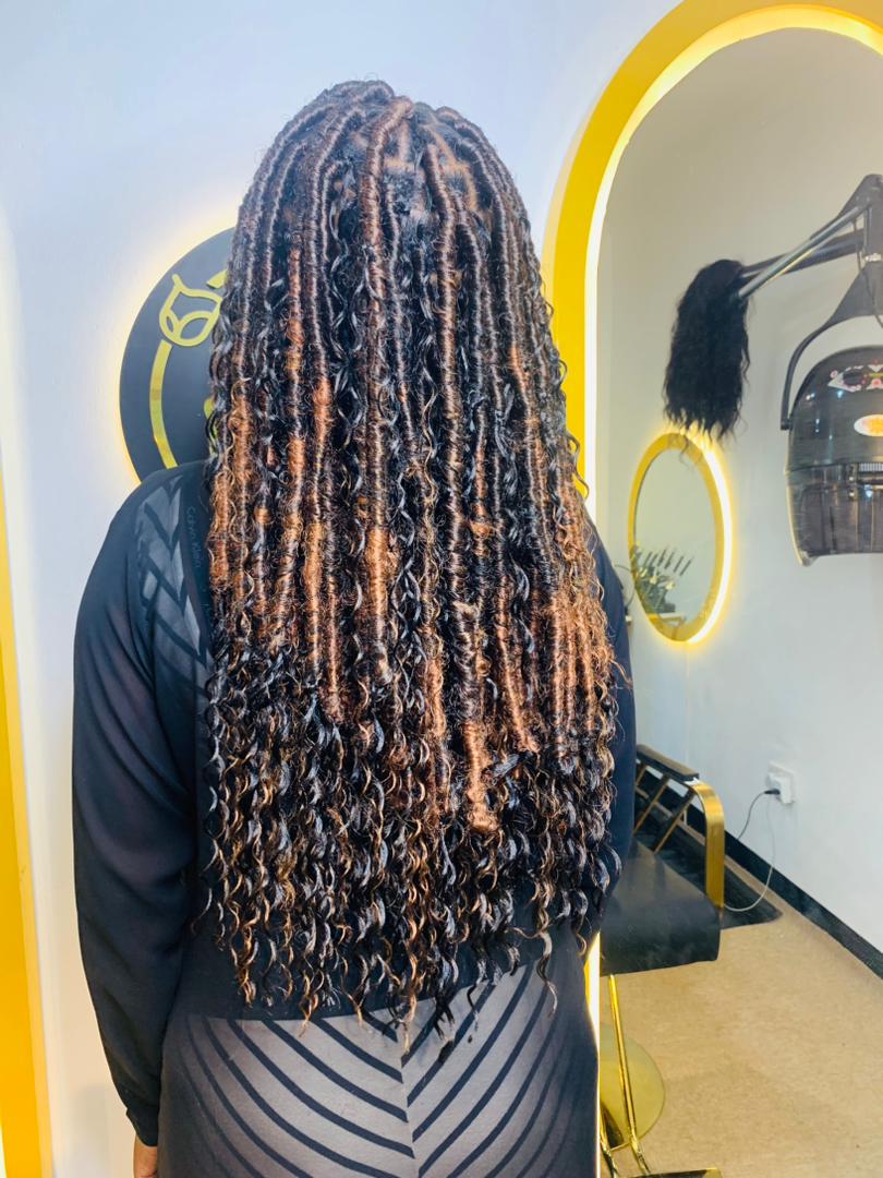 EfSalon's tweet photo. Kazi zetu zinazingatia usafi wa hali ya juu na ubora. #hapana #hair #beauty https://t.co/gt3h1aMzTg