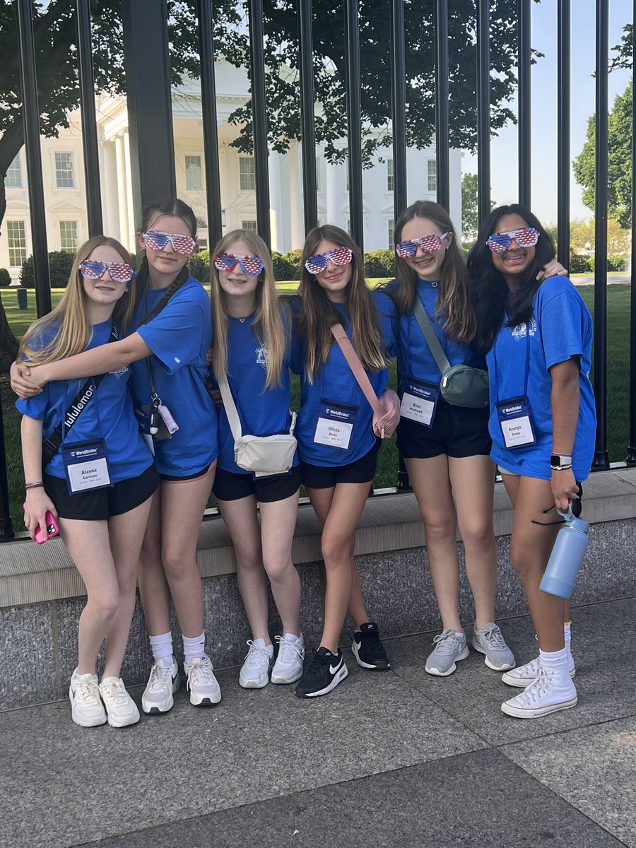 MrsPitzerMMS's tweet photo. The White House & Capitol are on our agenda today! ๐บ๐ธ #WashingtonDC #mmsmustangs https://t.co/pY6fyqAzME