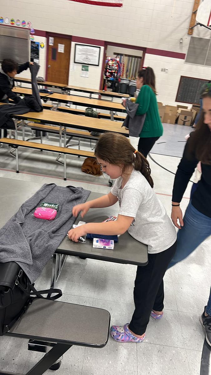 Last night <a href="/NPSLincoln/">Lincoln Montessori</a>  Montessori had a service night making hygiene kits for the Orphan Grain Train! #panthercommunity #npspanthers