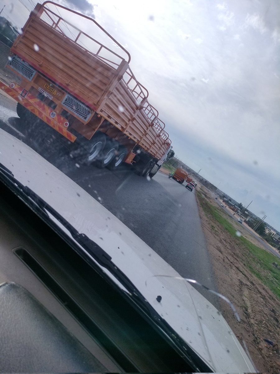 Kaleithe1King's tweet photo. Kuna mtu amekasirika Rwanda 22 new trucks enroute Rwanda on MSA road via @Ma3Route https://t.co/iYEnceryP4