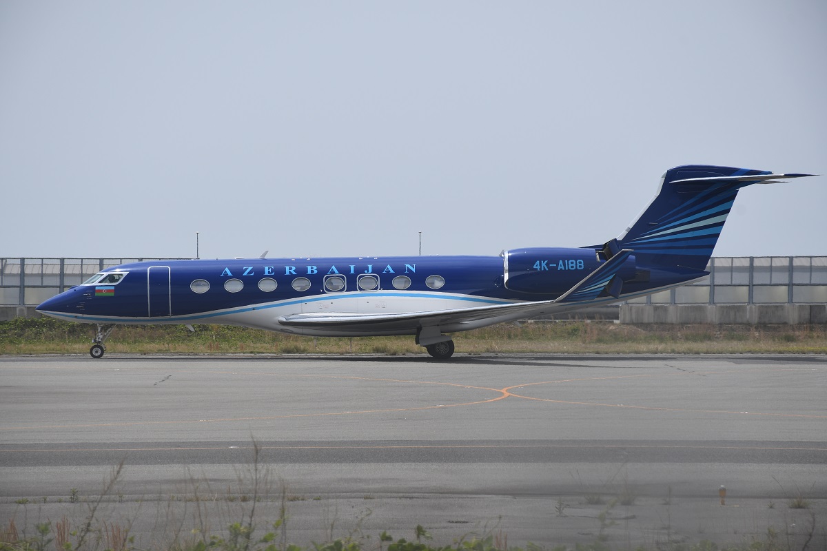 2021/4/21/
アゼルバイジャン航空 ガルフストリーム G650 4K-AI88
関西空港/KIX

アゼルバイジャン航空のガルフストリーム G650を撮影。
バクーから飛来しました。
機体は小さくても、アゼルバイジャン航空の青色は目立ちます。