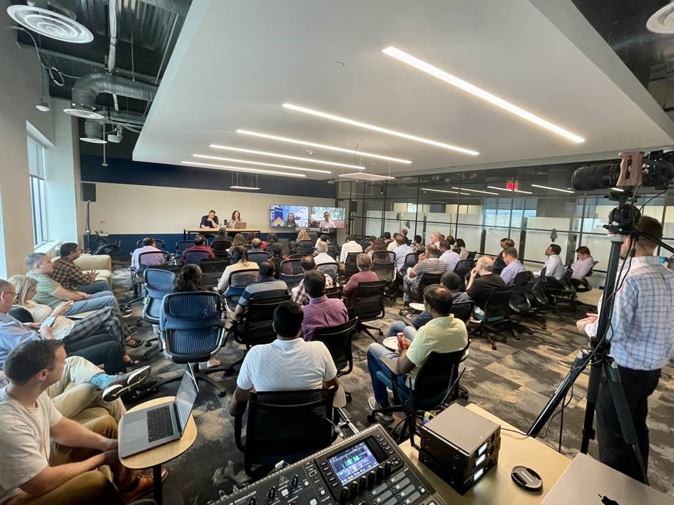 GregGatesLPL's tweet photo. Great to be in #Austin this week, broadcasting the Tech Town Hall live with the Austin team!
Thank you to Jeremy Smith, our @LPL Business Leads & our advisors for engaging with the team around 3 of LPLโs Affiliate Models and how #LPLTech enables them to run thriving businesses! https://t.co/ug74kNe0Mn