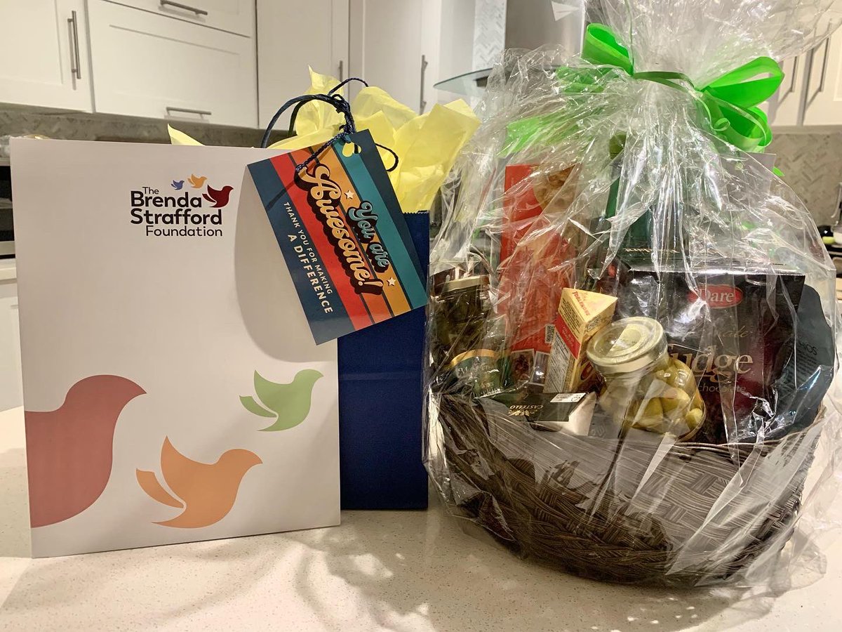 ErlynnYYC's tweet photo. What a wonderful evening celebrating the staff &amp; volunteers at @BrSt_FDN. It’s my honour &amp; privilege to serve this amazing organization 💙

Please consider volunteering!

#BSFHeartHomeNetwork
#BrendaStraffordFoundation
#VolunteerYYC
#PreventionOfDomesticViolence https://t.co/ihi8sidiB9