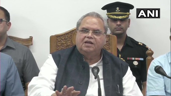 ANI's tweet photo. CBI has asked me to come to their Delhi office to give clarification regarding the alleged insurance scam in J&amp;K on 27th or 28th April: Former J&amp;K Governor Satyapal Malik on alleged insurance scam involving Reliance General Insurance

(file photo) https://t.co/t9kLr3Dvrp