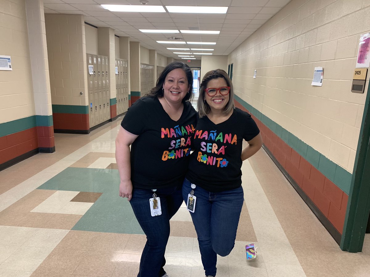 RJHlonghorns's tweet photo. Fun, movement and discourse in Spanish classes this morning! Students working together in a “Running” dictation activity! #RJHGameon https://t.co/VQPI9OvH5U