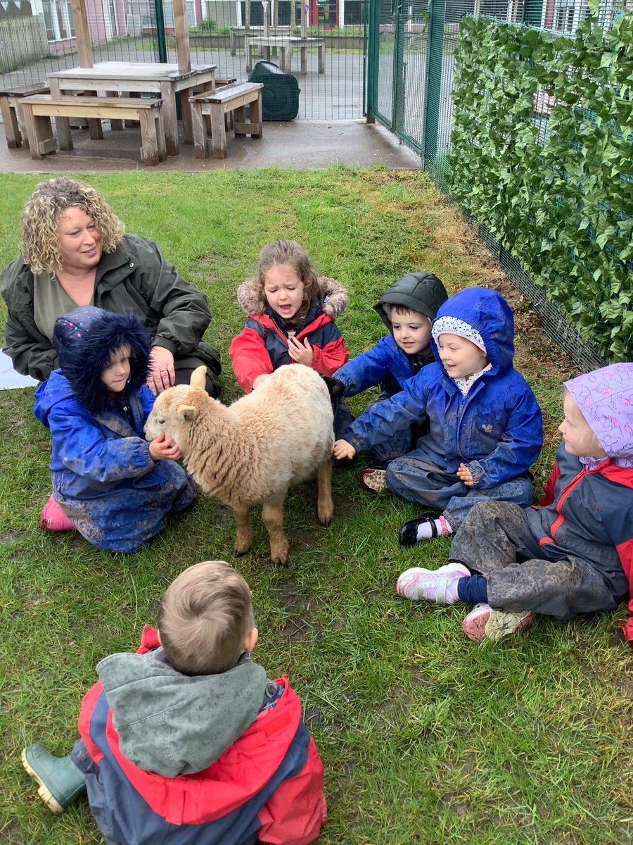 E… Had a little lamb, who she brought to Nursery one day… 🐑 <a href="/MillbrookP/">Millbrook Primary</a> @MBHeadteacher