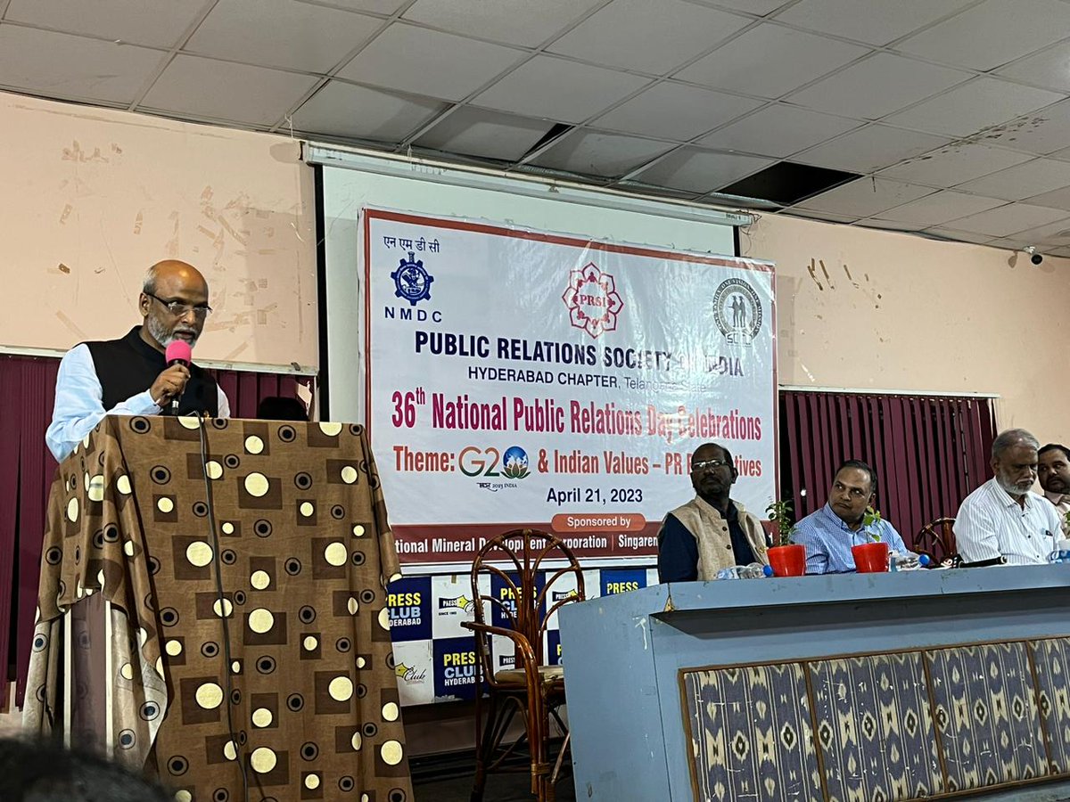 PRSIHyd's tweet photo. Program commences with introduction of dignitaries by Ms. Aparna Rajhans, Asst. Professor &amp; EC Member.  

A Brief Welcome Address by Dr. S. Ramu, Chairman,Hyderabad Chapter for 36th National #PublicRelations Day Celebrations by Hyderabad Chapter at Press Club, #Hyderabad https://t.co/o3Qg7pdDYN