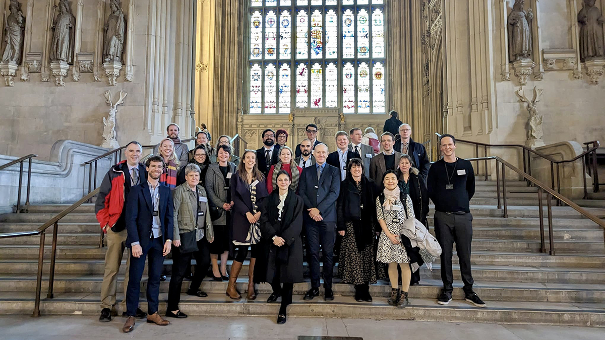 The <a href="/royalsociety/">The Royal Society</a>'s Pairing Scheme gives policymakers and research scientists an opportunity to 'experience each other's worlds'.

Dr Matt Jessop (<a href="/matthewrjessop/">Matt Jessop</a>), ICR Postdoc in <a href="/SGuettlerLab/">Sebastian Guettler Lab</a>, recently spent a week in Westminster as part of the scheme 👇🧵 (1/5)
