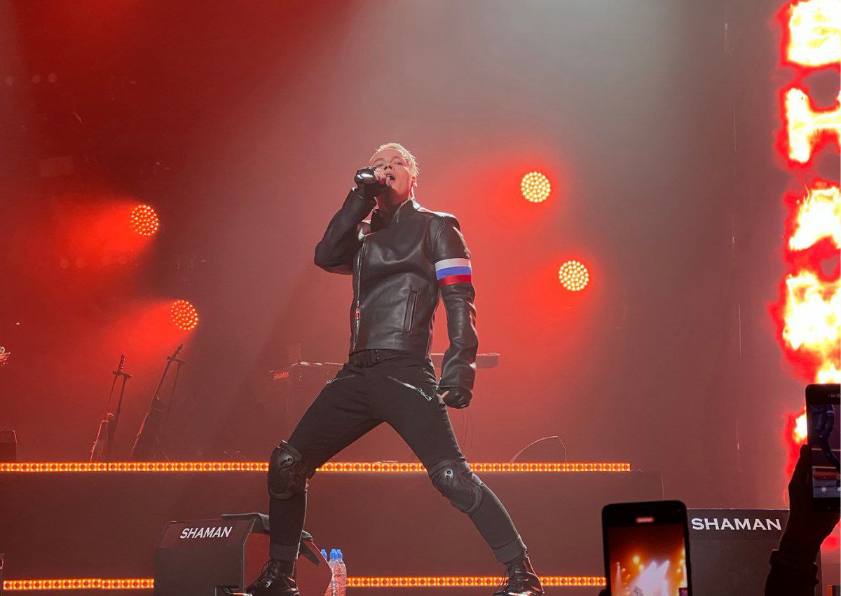 Murad Çobanoğlu on Twitter "Putin yanlısı şarkıcı, Moskova'da Kızıl