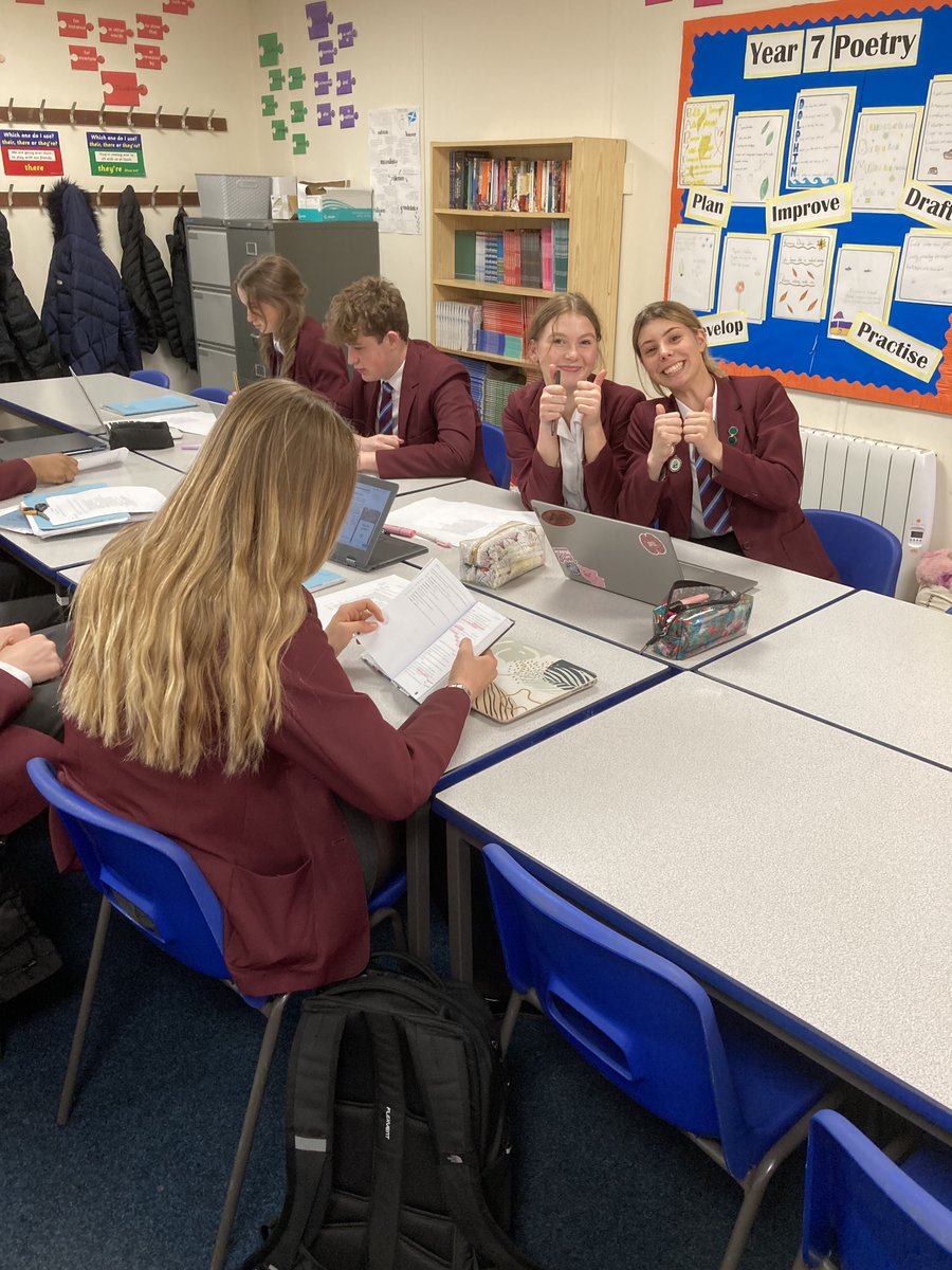 #SGSYear11 planning 'Macbeth' responses in the run-up to their GCSEs. Great work! #SGSEnglish #SGSSenior