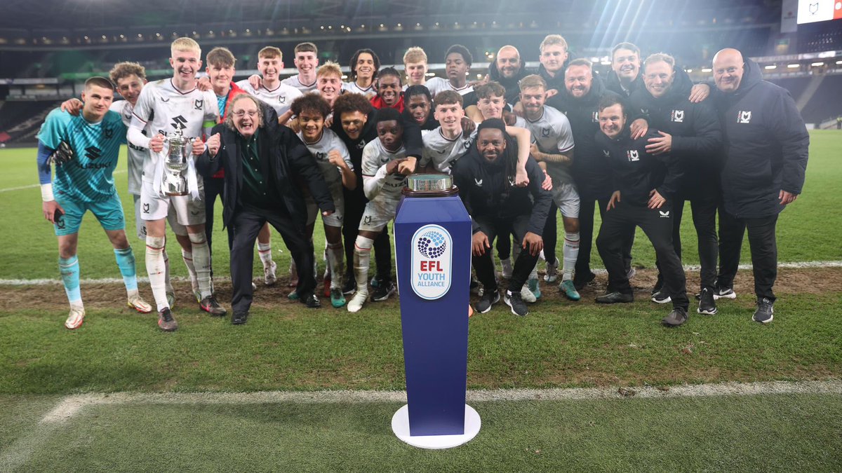 DeanBarker06's tweet photo. 🏆 https://t.co/sLTOJPH0J5