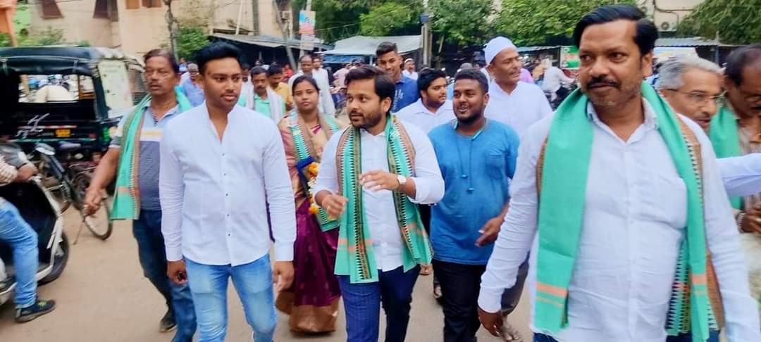 BiswalSouvic's tweet photo. ସଭିଙ୍କୁ ମୋର ଆନ୍ତରିକ ଶୁଭେଚ୍ଛା ଓ ଧନ୍ୟବାଦ୍ ଜଣାଉଛି।🙏
#ବିକାଶ_ପଥରେ_କଟକ_ମହାନଗର 👏 #ChoudwarCuttack
#DevelopmentWorksInCuttack #Odisha https://t.co/EOf8gtP3k2