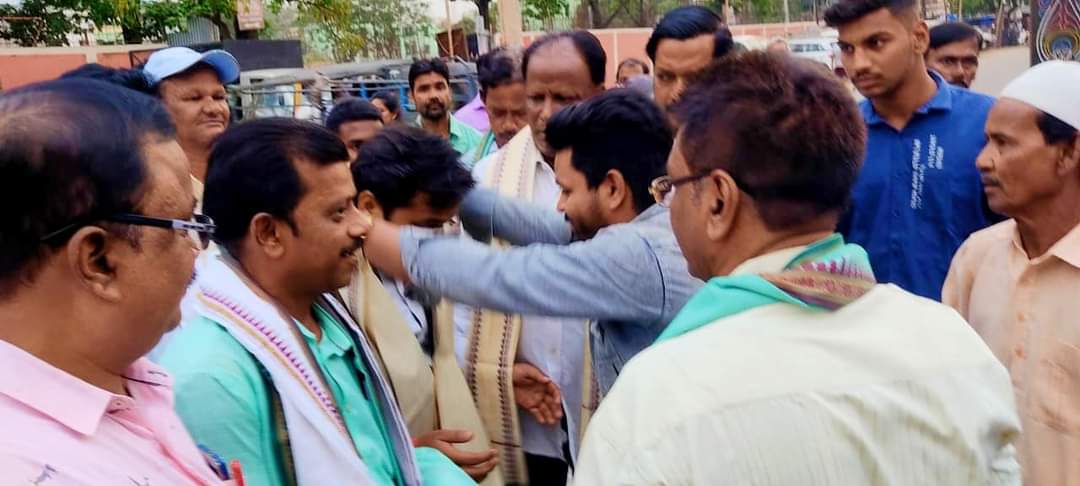 BiswalSouvic's tweet photo. ସଭିଙ୍କୁ ମୋର ଆନ୍ତରିକ ଶୁଭେଚ୍ଛା ଓ ଧନ୍ୟବାଦ୍ ଜଣାଉଛି।🙏
#ବିକାଶ_ପଥରେ_କଟକ_ମହାନଗର 👏 #ChoudwarCuttack
#DevelopmentWorksInCuttack #Odisha https://t.co/EOf8gtP3k2