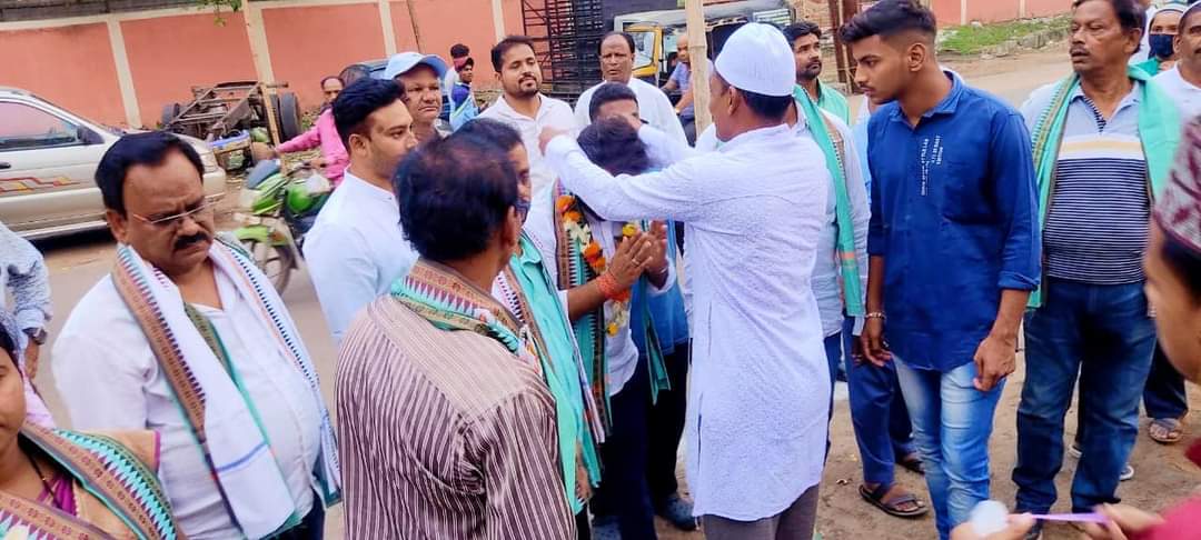BiswalSouvic's tweet photo. ସଭିଙ୍କୁ ମୋର ଆନ୍ତରିକ ଶୁଭେଚ୍ଛା ଓ ଧନ୍ୟବାଦ୍ ଜଣାଉଛି।🙏
#ବିକାଶ_ପଥରେ_କଟକ_ମହାନଗର 👏 #ChoudwarCuttack
#DevelopmentWorksInCuttack #Odisha https://t.co/EOf8gtP3k2