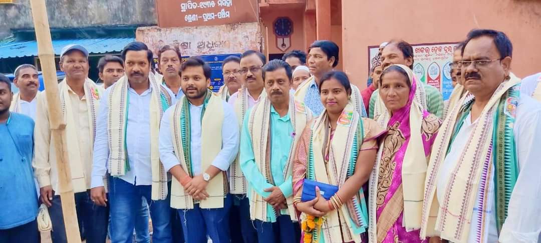 BiswalSouvic's tweet photo. ସଭିଙ୍କୁ ମୋର ଆନ୍ତରିକ ଶୁଭେଚ୍ଛା ଓ ଧନ୍ୟବାଦ୍ ଜଣାଉଛି।🙏
#ବିକାଶ_ପଥରେ_କଟକ_ମହାନଗର 👏 #ChoudwarCuttack
#DevelopmentWorksInCuttack #Odisha https://t.co/EOf8gtP3k2
