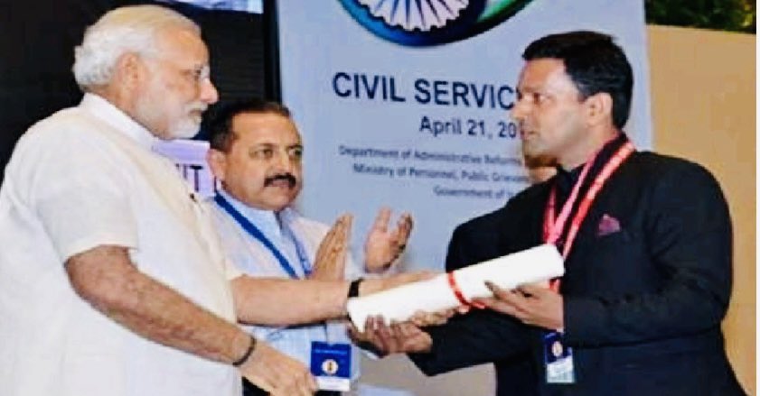 kundan_ias's tweet image. Greetings on 16th #CivilServicesDay to all my seniors and colleagues !Congratulations to all winners of #PMaward for excellence in administration of year2023. Fondly remember the year 2015 when I was bestowed this coveted award by Hon PM @narendramodi