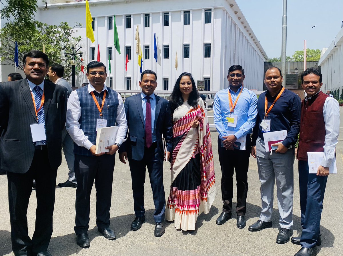 kundan_ias's tweet image. Greetings on 16th #CivilServicesDay to all my seniors and colleagues !Congratulations to all winners of #PMaward for excellence in administration of year2023. Fondly remember the year 2015 when I was bestowed this coveted award by Hon PM @narendramodi