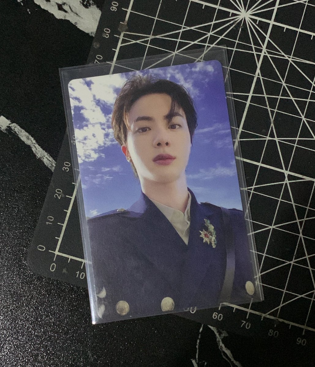 yoomiscart's tweet photo. wts lfb jin ulap for 1.2k payo :> mint and onhand ^______^ https://t.co/bLv6jez6WJ