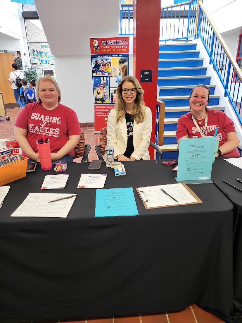 WendellMagnetES's tweet photo. Thank you to everyone who came out to our Arts and Science Showcase! We are so proud of all the amazing work our students have been doing and were excited to share it with families! π¨ππ©π½βπ¬#wesstrong @wcpssmagnets https://t.co/W9fNaiYrqu
