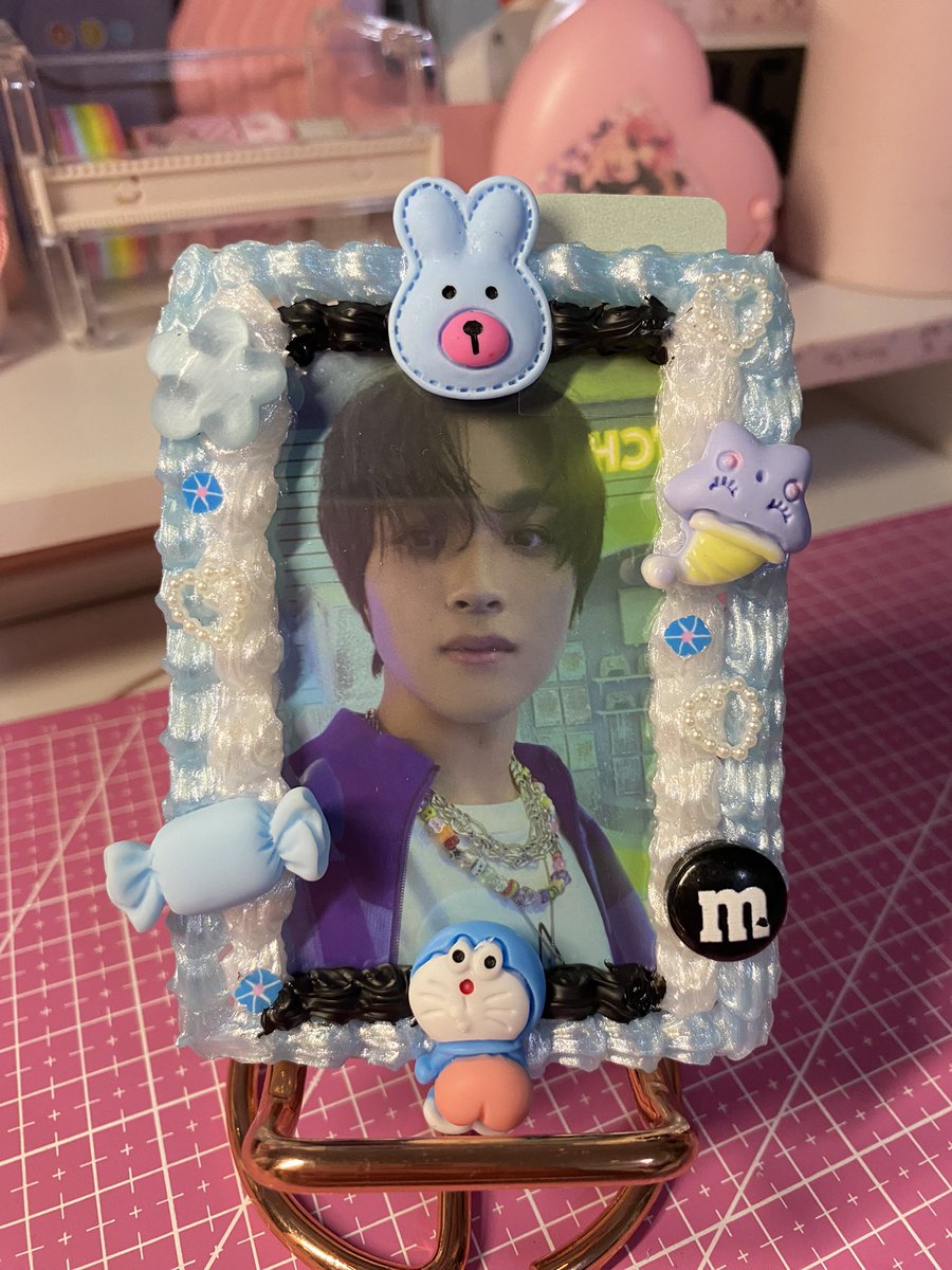 KwonEunji11's tweet photo. this is what it looks like with a pc! https://t.co/MZ3PY8Y2oz