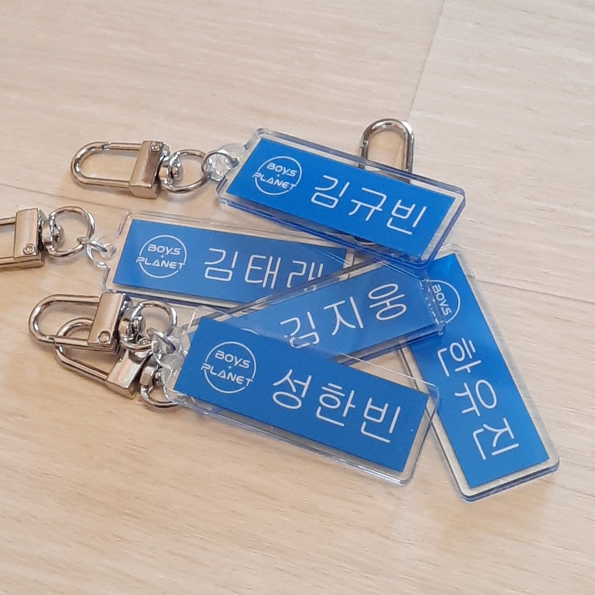 bin221b's tweet photo. ✦ - ZB1 데뷔조 확정기념 - ✦

#rt + #follow 추첨 한 분께 원하시는 굿즈 보내드려요 :)

#장하오 #성한빈 #석매튜 #리키 #박건욱 #김태래 #김규빈 #김지웅 #한유진 https://t.co/kZ0lDBmGIS